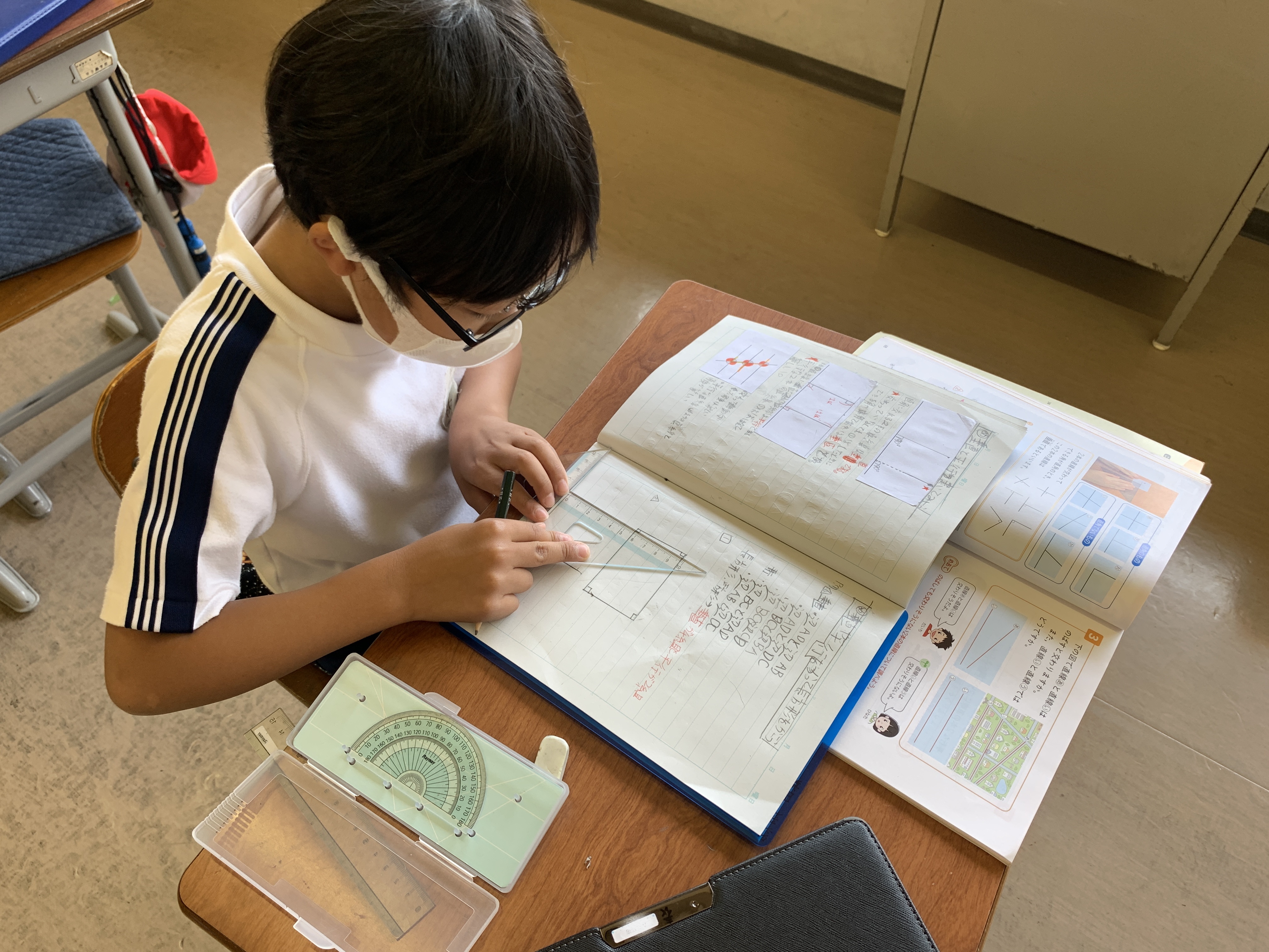 ４年生 算数科 垂直と平行 甲子園学院小学校